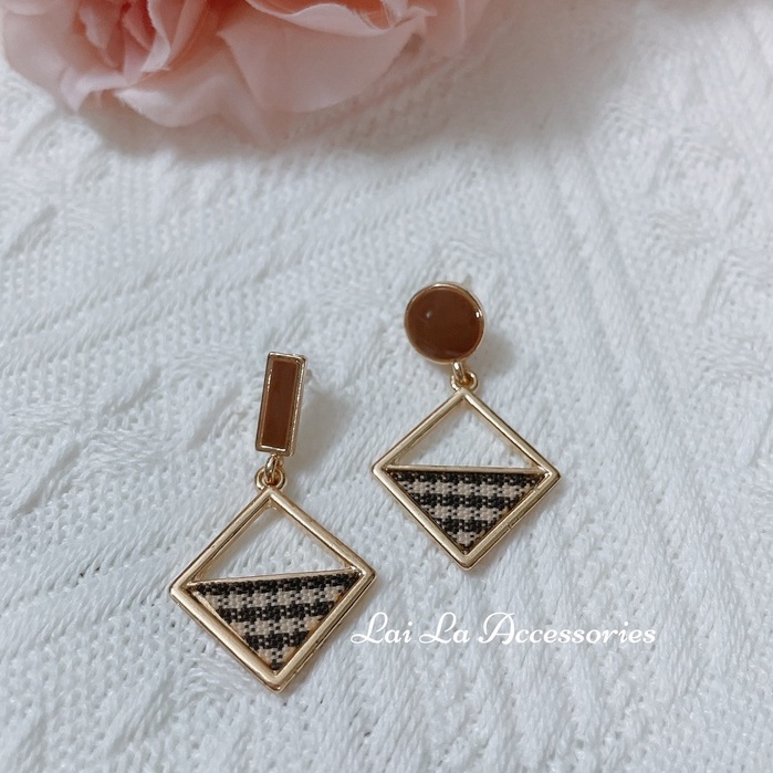 Bông tai vân đá tông màu nude cổ điển, Khuyên tai nữ thời trang phá cách Lại La