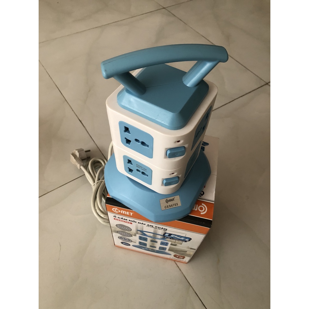 Ổ Cắm Điện nối dài COMET CES6703 2500W dây dài 3m, 7 lỗ cắm 3 chấu, 2 cổng sạc USB