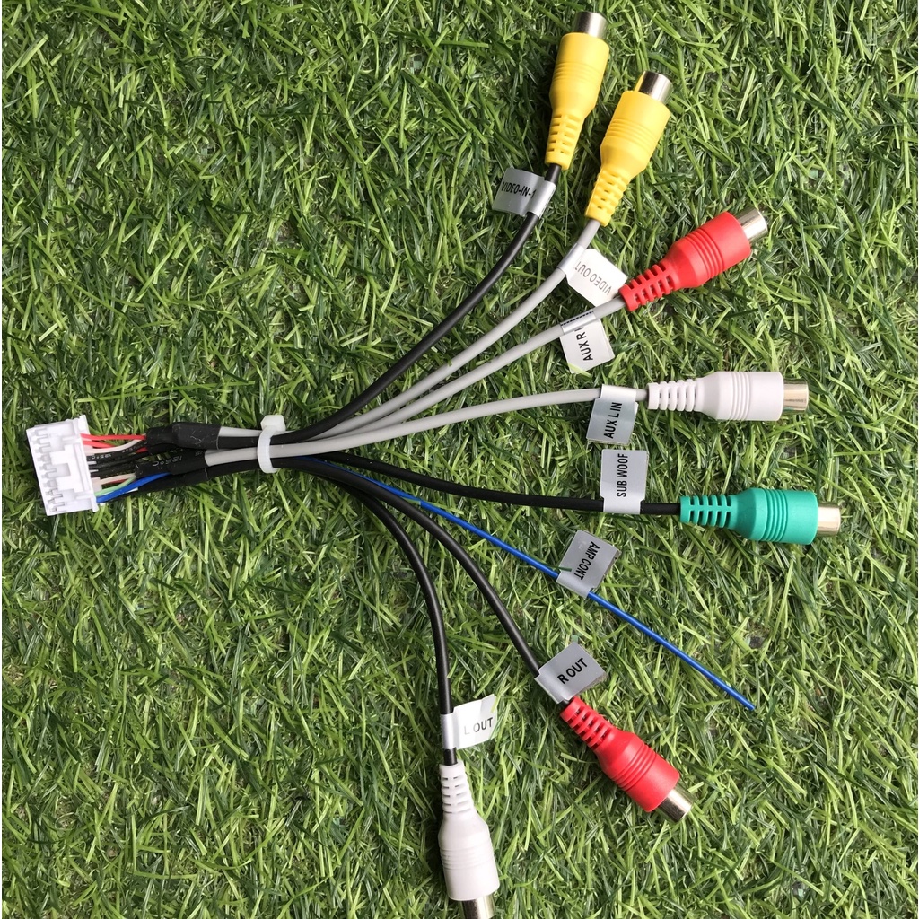Rắc RCA vào màn Androi, màn DVD có đầu ra 7 rắc bông sen và 1 dây AMP.