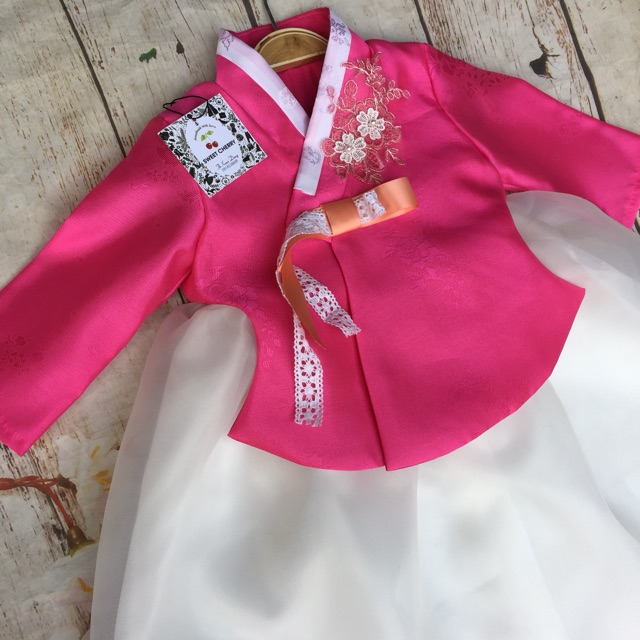 Hanbok cho bé ảnh thật