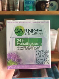 Kem dưỡng ẩm garnier