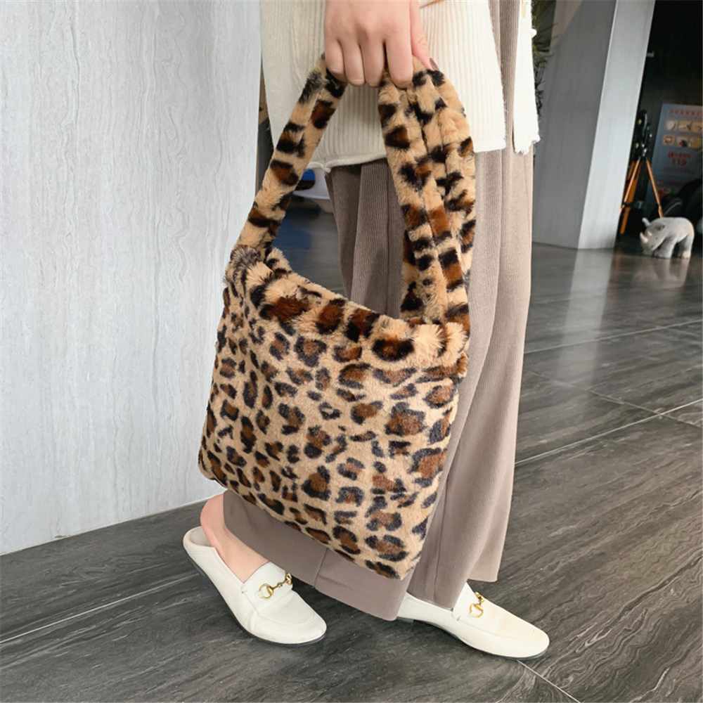 Túi Đeo Chéo Họa Tiết Da Báo Cho Nữ