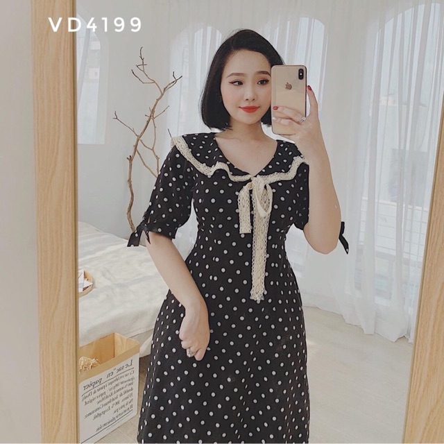 Đầm chấm bi cổ sen viền ren