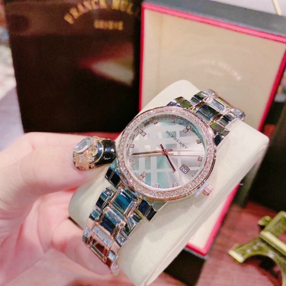 Đồng Hồ Đeo Tay Burberry Đính Đá Cao Cấp Viền Thép Không Gỉ Chống Nước
