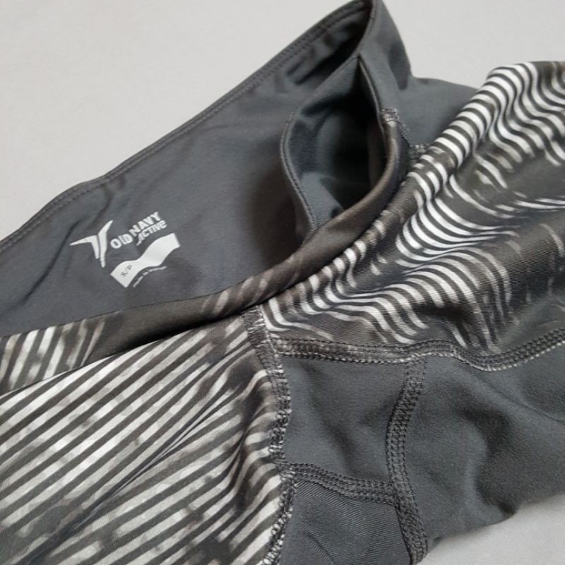 Quần legging tập gym yoga Old Navy xám sọc