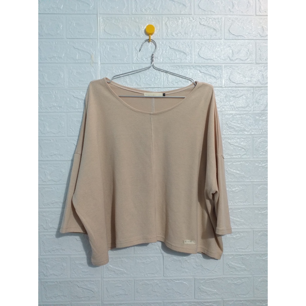 Áo 2hand croptop hồng nude