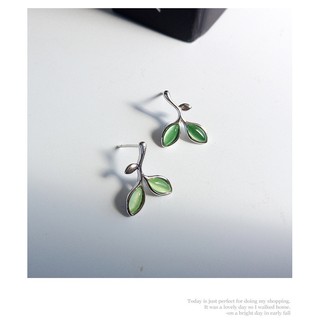 Hoa tai nhí hình lá xanh mạ bạc 925