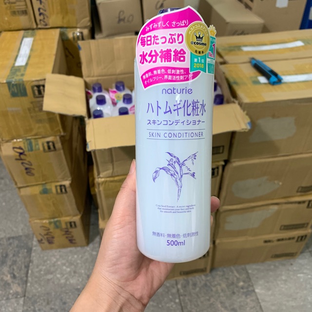 Nước hoa hồng Ý Dĩ Naturie Skin Conditioner (Chai