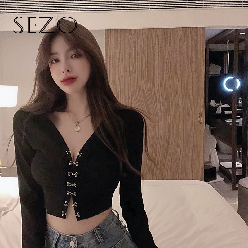 Áo thun QKOOLE tay dài cổ chữ V thời trang Hàn Quốc gợi cảm cho nữ