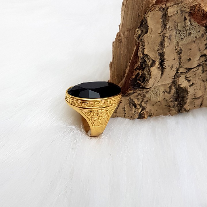 Nhẫn nam đá đen to, bự và dài.