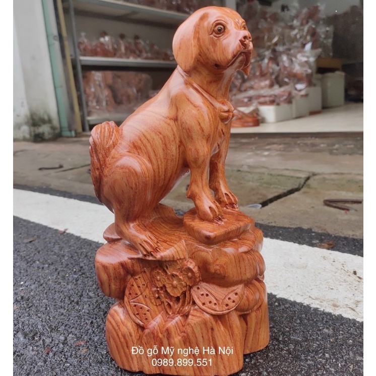 Tượng con chó gỗ hương cao 30 cm