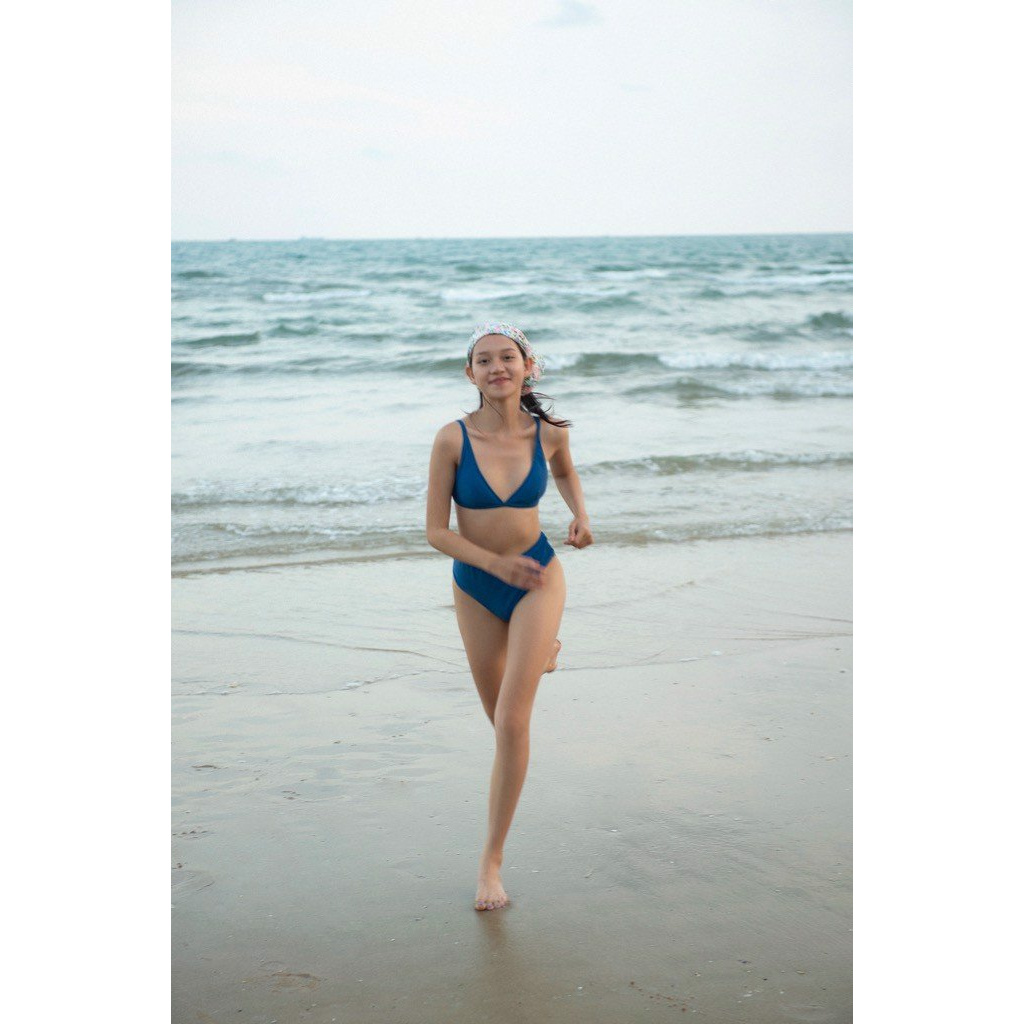 Đồ bơi hai mảnh làm trên nền vải màu xanh dương | BigBuy360 - bigbuy360.vn