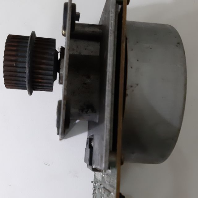 Motor bldc giảm tốc 24v nhông sắt