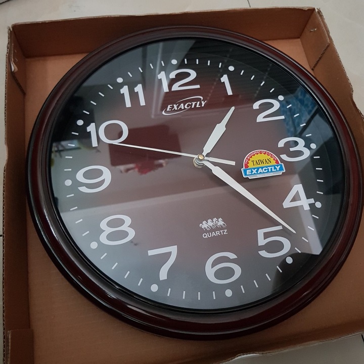 Đồng Hồ Treo Tường Exactly Kim Trôi 35cm Cao Cấp