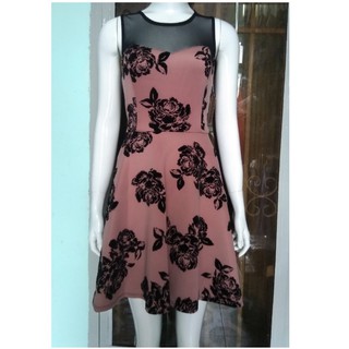 Đầm xòe phối lưới hoa nổi TRIXXI