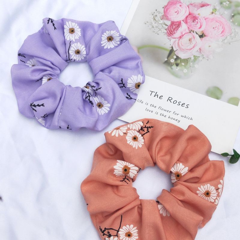 Dây buộc tóc scrunchies hoa cúc trắng