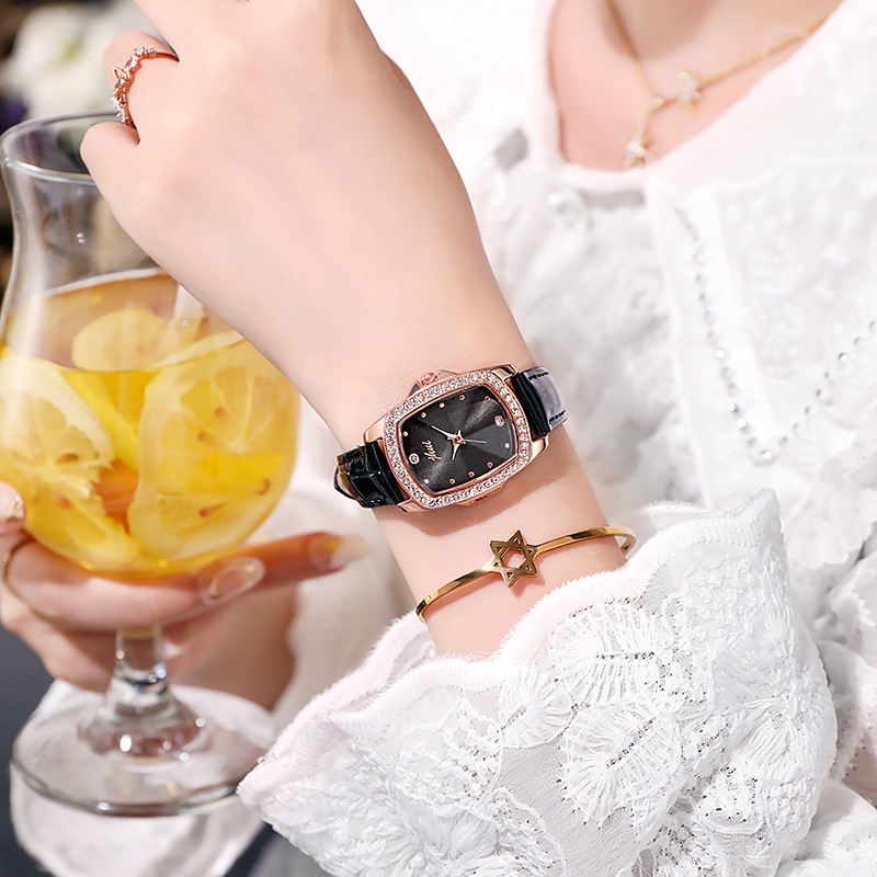 Đồng Hồ Quartz Mặt Chữ Nhật Đính Đá Dây Da Thời Trang