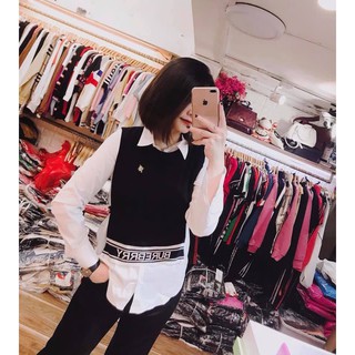Sét áo 2 món sơmi mix gile tag đá phối bo. Chất umi mềm đẹp.
