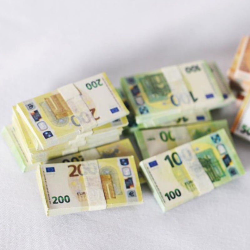 ### Set 200 Tờ Giấy 1 / 12 Trang Trí Nhà Búp Bê Xinh Xắn