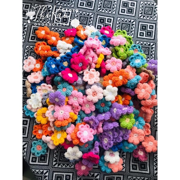 Hoa len 6 cánh, hoa có gim cài áo