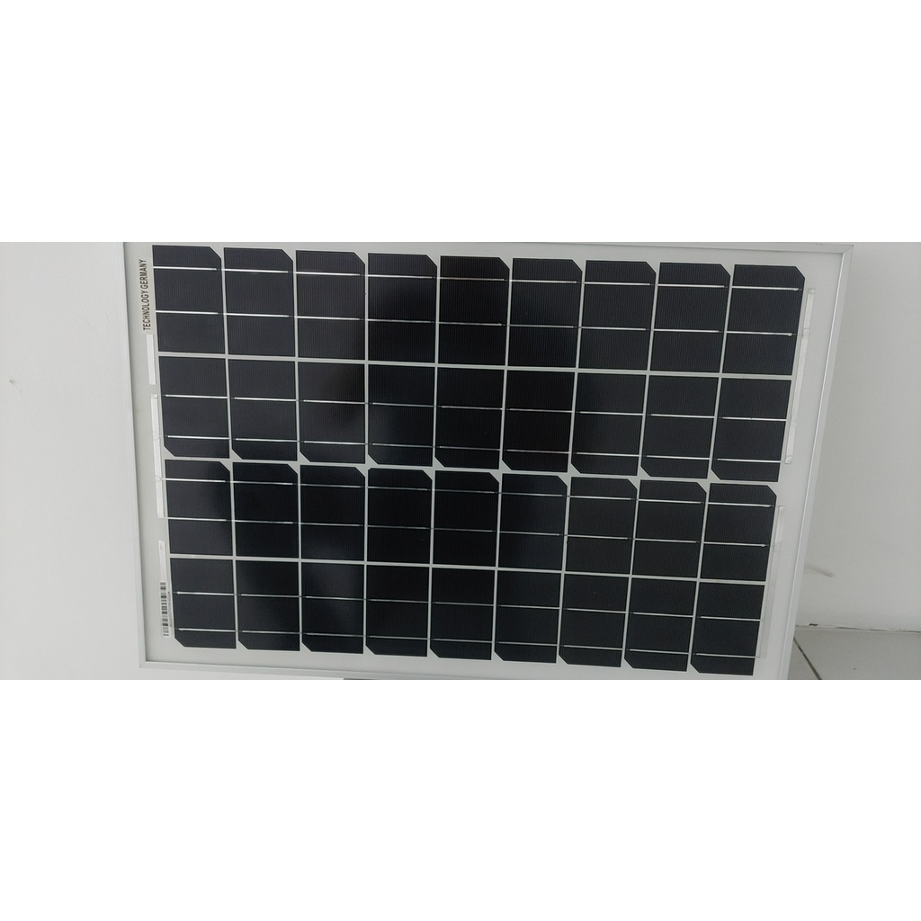 Pin năng lượng mặt trời loại Poly và Mono 50W, 18V