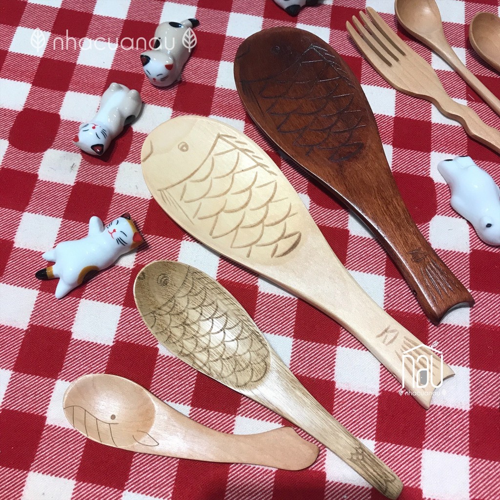 Thìa gỗ phù hợp cho cả bé và tiện dụng cho bữa ăn gia đình