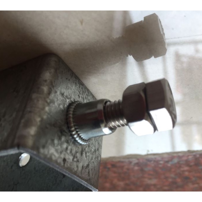 Kẹp dưới lắp pin năng lượng mặt trời U 30x60 mạ kẽm nhúng nóng