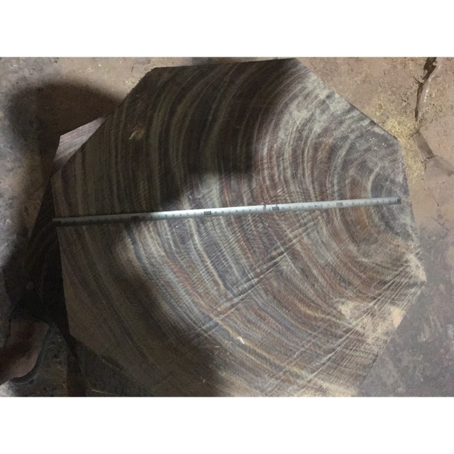 Thớt gỗ nghiến 50cm dầy 10cm  giá 1700k duy nhất có 3 cái