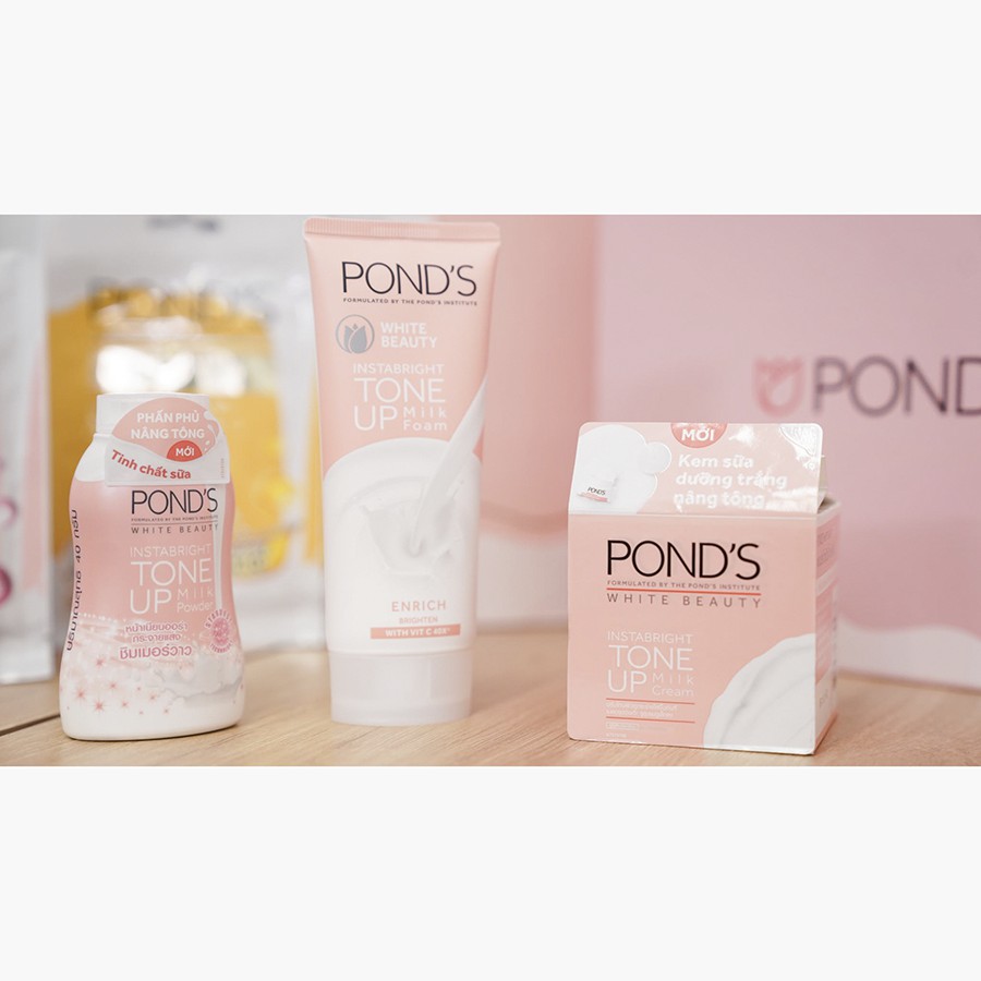 Bộ Sản Phẩm Quà Tặng Độc Quyền POND'S "Chớp Mắt Trắng Hồng": 1 Sữa Rửa Mặt + 1 Kem Dưỡng + 1 Phấn Phủ + 6 Mặt Nạ