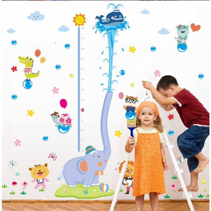 Decal trang trí tường - Thước đo chú voi cùng những người bạn