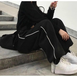 Quần jogger đen viền