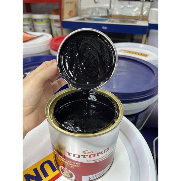Sơn dầu toroto màu đen Sơn tủ gỗ , cửa sắt800g