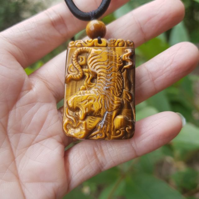 Dây chuyền nam mặt hổ đá màu vàng