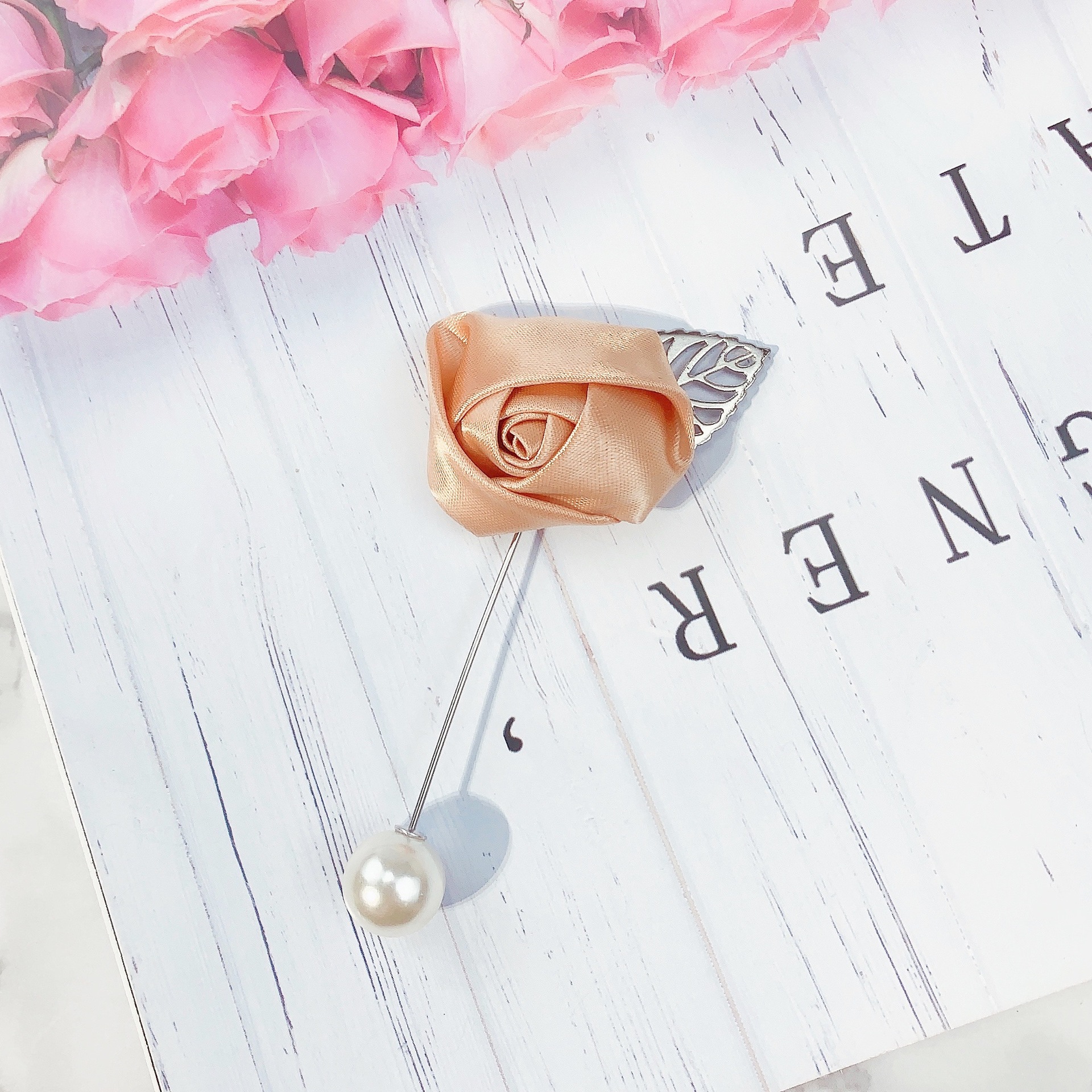 Ghim Cài Áo Cài Áo Hoa Hồng Tinh Tế Sang Trọng UMI wd-by52080