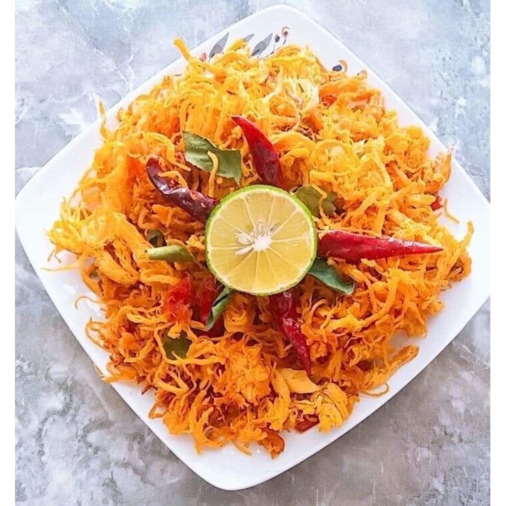 khô gà lá chanh cao cấp hũ pet 300gr làm từ thịt gà tươi theo công thức nhà làm