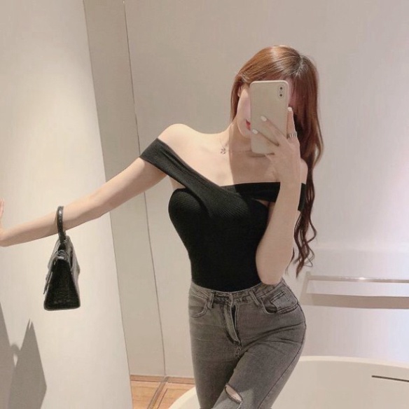{SP mới - sẵn} -  Áo Croptop Chất Liệu Bozip Body Vạt Chéo Vạt Cổ Unisex - Áo Croptop Dáng Ôm Đen Trắng Mặc 2 Kiểu - Ji- | BigBuy360 - bigbuy360.vn