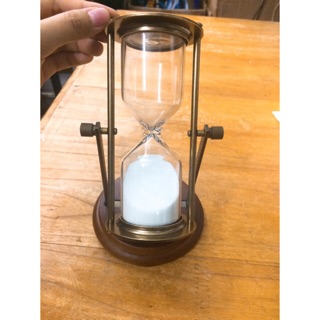 Đồng hồ cát cổ điển tự xoay (hình thật shop tự chụp)