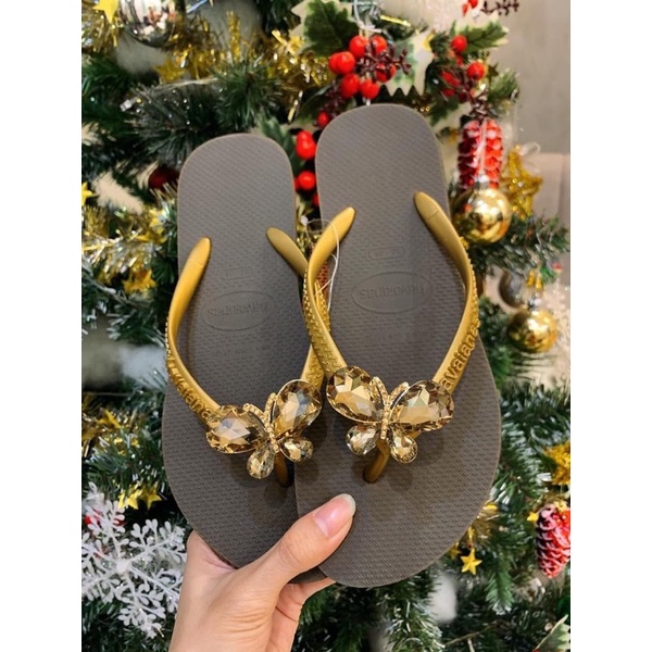 Havaianas bướm đá