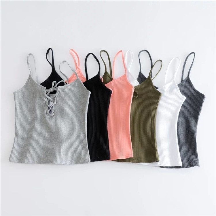 Áo croptop cổ chữ V khoét sâu thiết kế quyến rũ cho phái nữ
