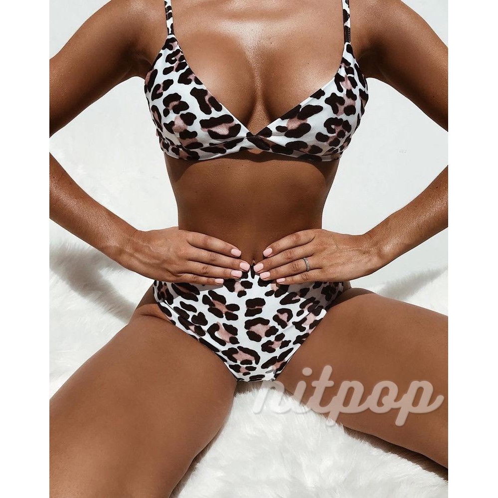 Bộ bikini 2 mảnh hoạ tiết báo | BigBuy360 - bigbuy360.vn