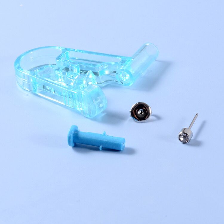 Bộ Dụng Cụ Xỏ Khuyên Tai Dùng 1 Lần Không Đau