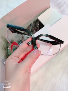 Kính Bảo Hộ Chống Dịch
