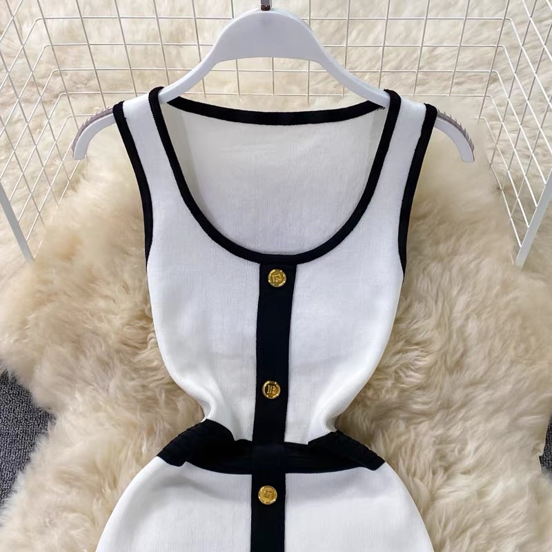 Đầm sát nách phối viền và nút cách điệu, đầm body ba lỗ viền bo eo kiểu thiết kế