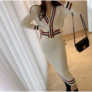 Set váy len cổ V viền kẻ