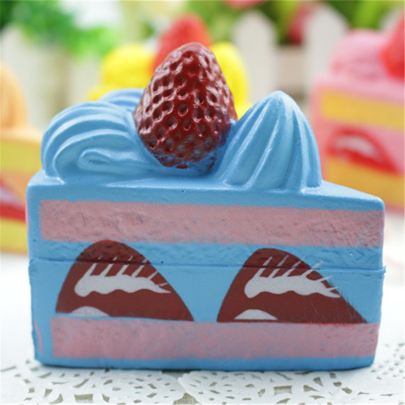 Đồ chơi Squishy hình bánh ngọt dâu y như thật 8cm