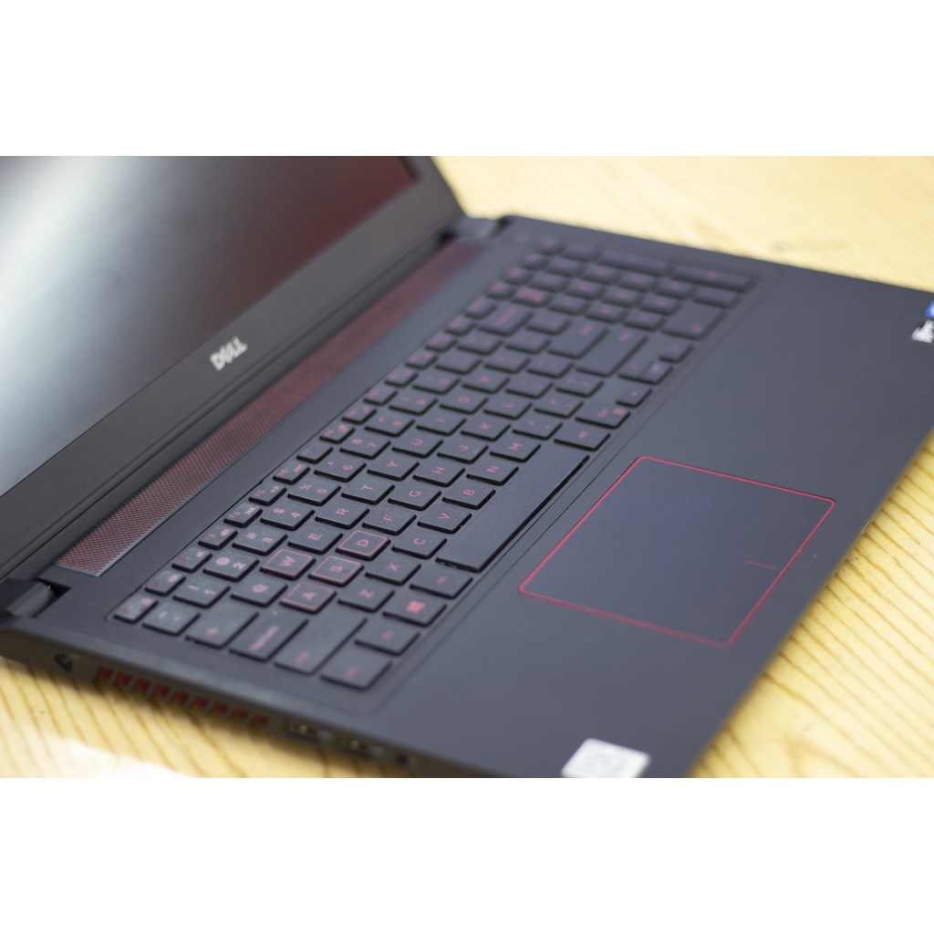 Laptop Gaming Cũ Dell 5577 / Core i5 / Ram 16GB / SSD / Màn 15inch FullHD / Card Rời 4GB / Chơi Game, Đồ Họa Mượt Mà