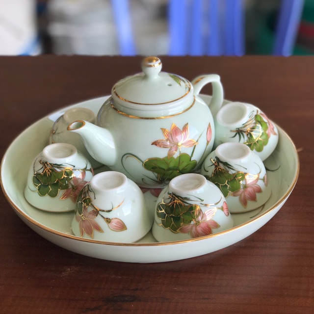 Khay ấm chén vẽ sen chỉ vàng