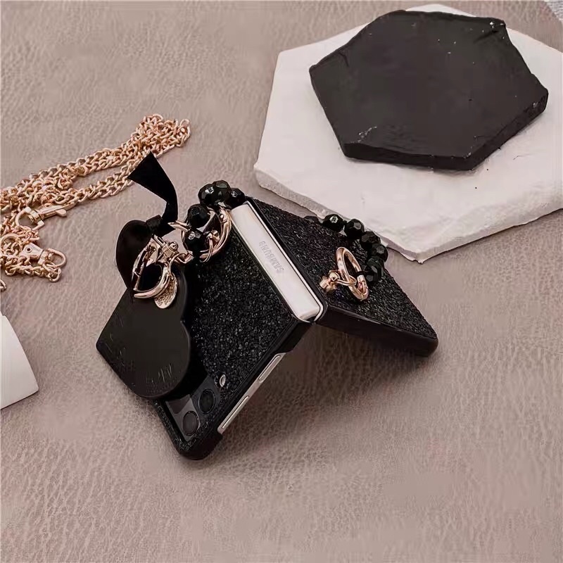 Ốp Samsung Z Flip 3 / Z Flip 4 nhũ đen có dây xách/đeo chéo và móc trái tim / Z Flip3 / ZFlip3 / Z Flip4/ ZFlip4