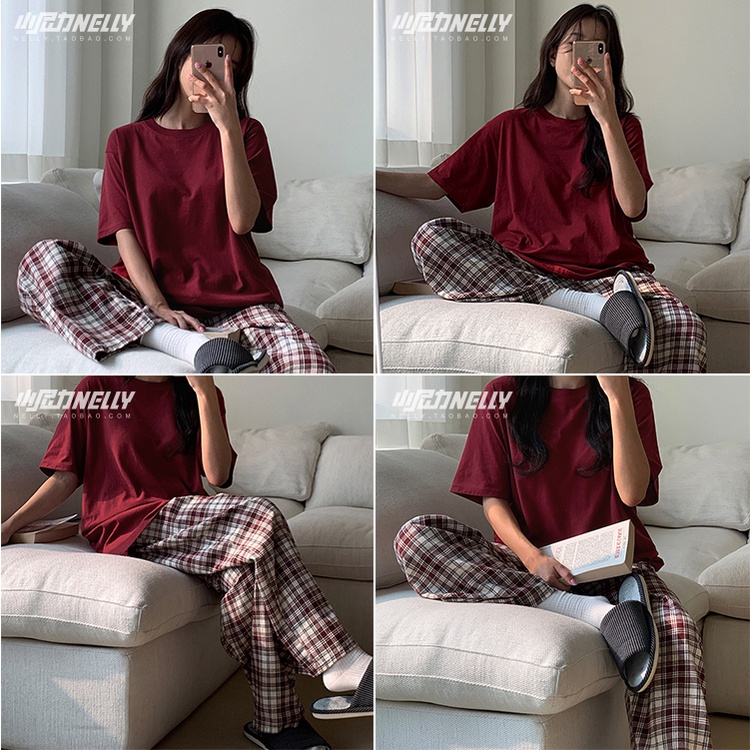 Áo phông Nelly Heybig ngắn tay trơn màu đỏ đô