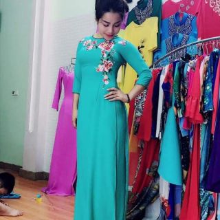 Áo dài màu xanh ngọc đậm thêu